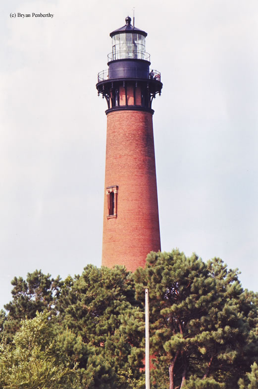 Photo of the Currituck Beach Lighthouse.