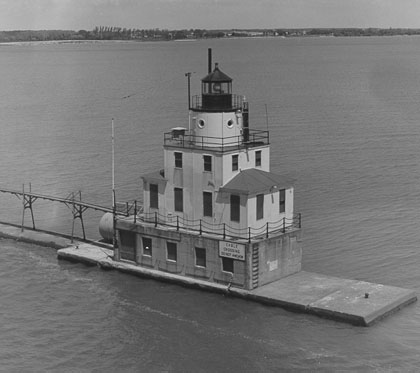 U.S. Coast Guard Archive Photo of the Manitowoc Breakwater Lighthouse