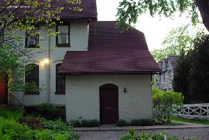 Backside of the keeper