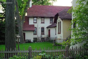 Backside of the keeper